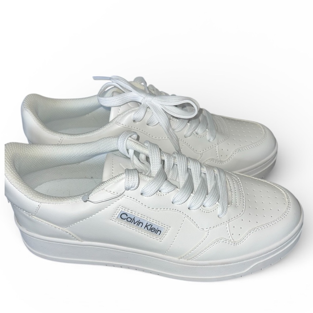 Calvin Klein Men’s White Sneakers Size 9M NWOT
